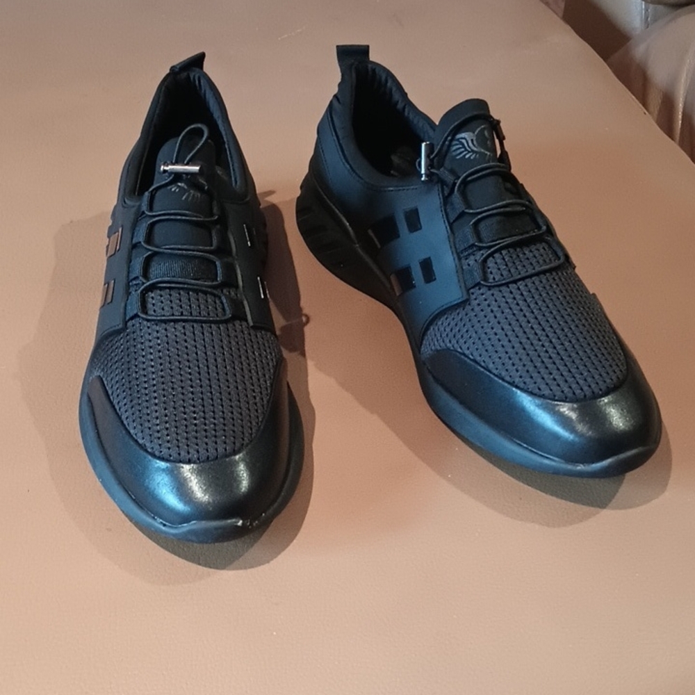 Men's Black Athletic Sneakers
